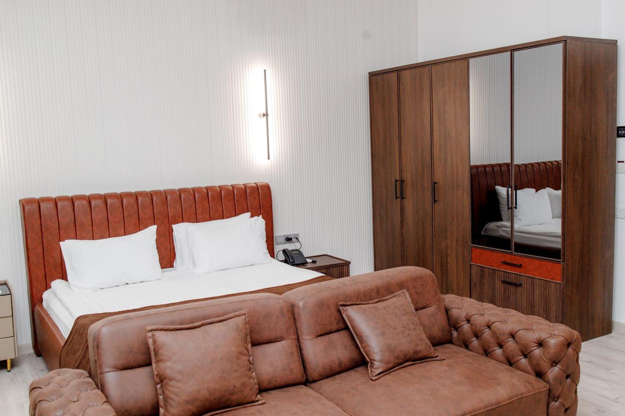 Infinity Plaza Block 1 Hotel Atiraw Buitenkant foto