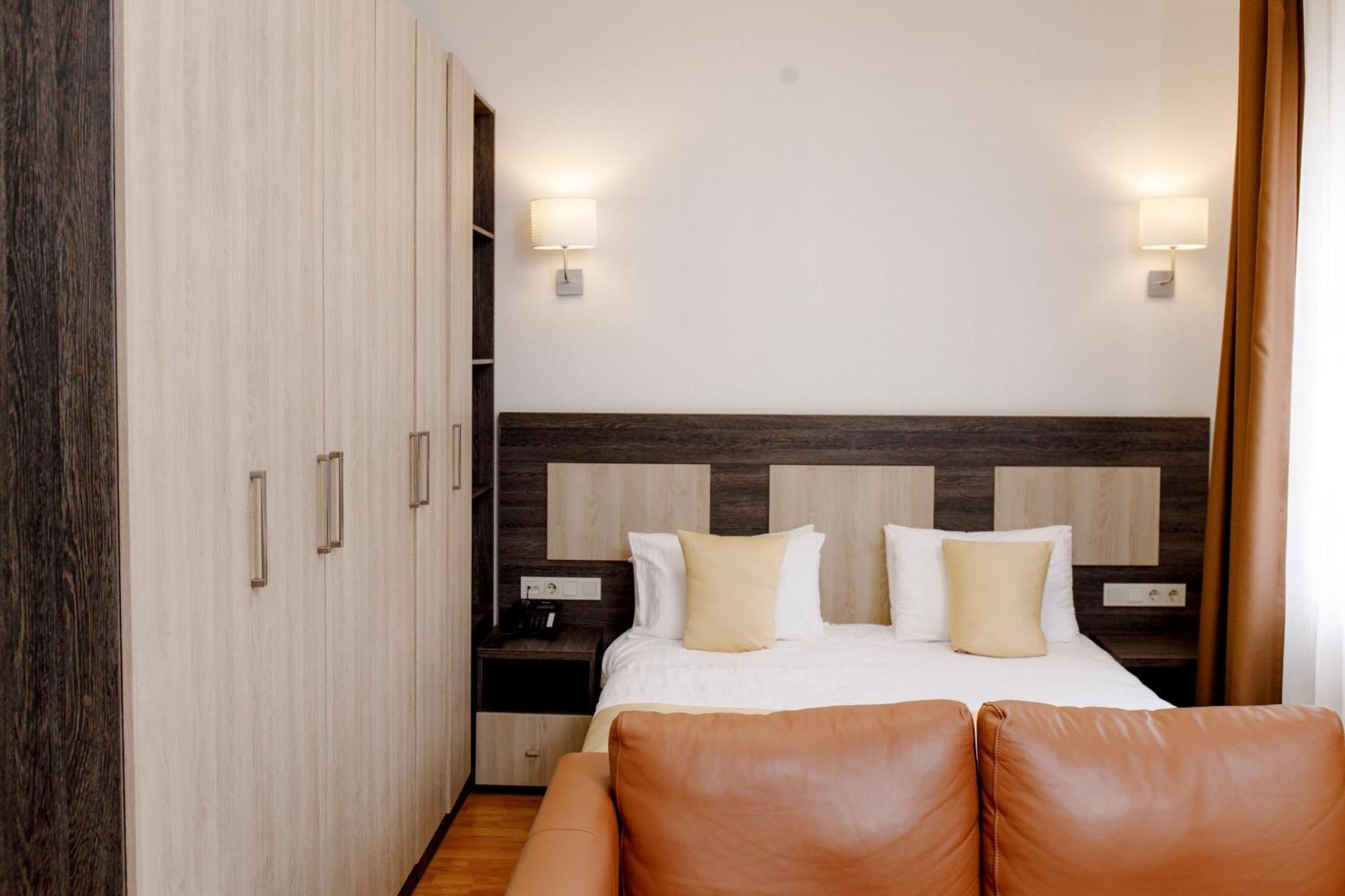 Infinity Plaza Block 1 Hotel Atiraw Buitenkant foto