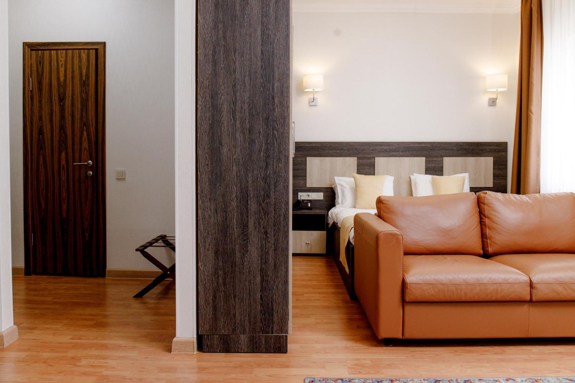 Infinity Plaza Block 1 Hotel Atiraw Buitenkant foto