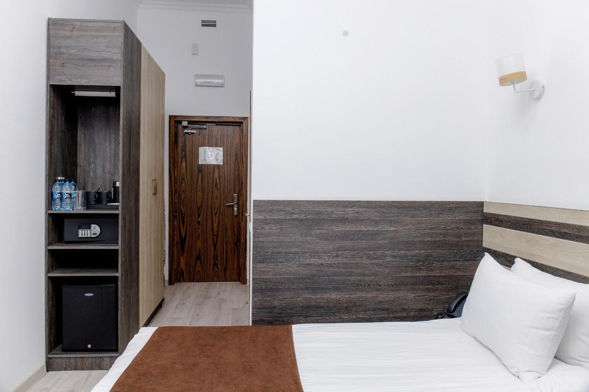 Infinity Plaza Block 1 Hotel Atiraw Buitenkant foto